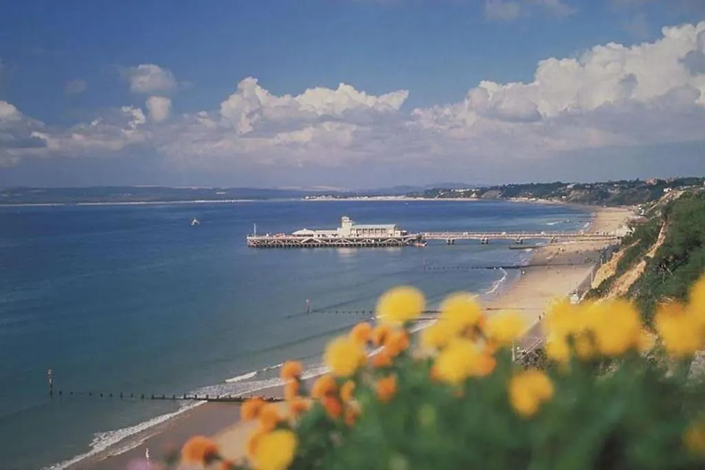 Bournecoast: Sandy Beach, Balcony, Sea View-Fm1410 Bournemouth Apartment