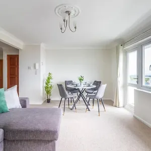 Apartment Panoramic Sea View Sleeps 4-free Parking, Bournemouth