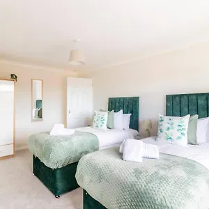 Apartment Wow! Seaview Sleeps 6-free Parking, Bournemouth